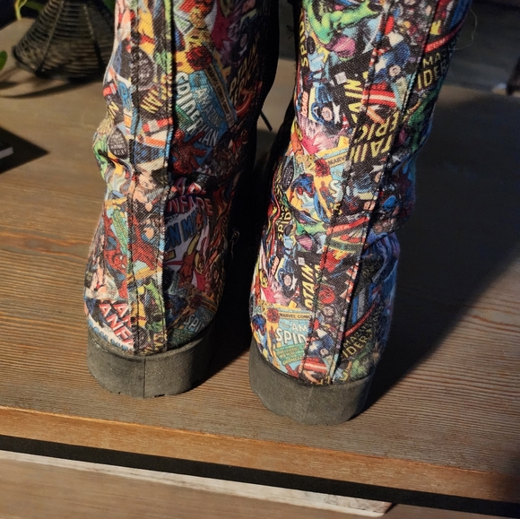 Marvel Comic print combat boots size 9. - Picture 2 of 4